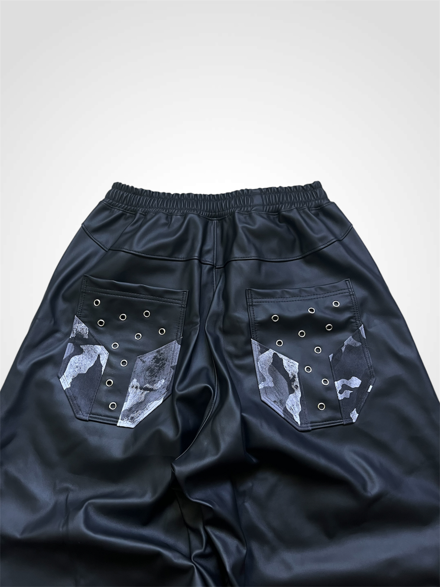 1/1 LEATHER BAGGIES CAMO POCKETS